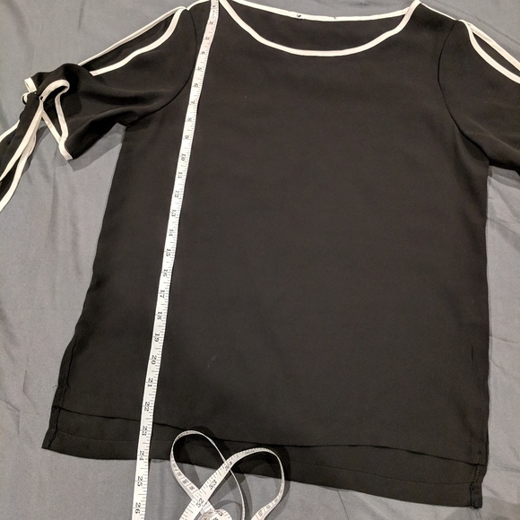 Black blouse for women - Picture 4 of 6